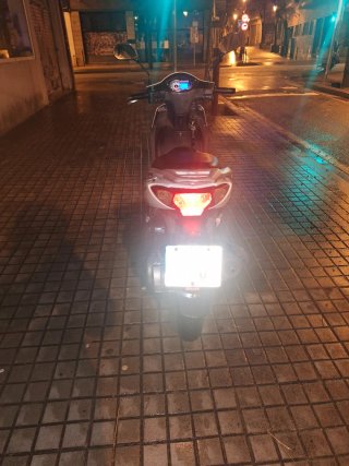 Moto SYM 125 Scooter