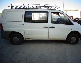 Faro Derecho Mercedes 2433916