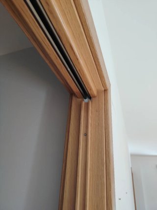 Puerta corredera de madera