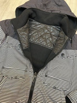 Cazadora Pull&Bear impermeable y polar reversible