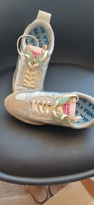 Zapatillas plateadas Bimba y Lola