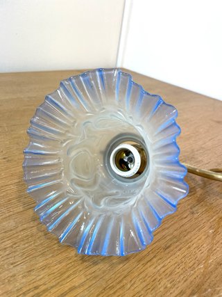Antiguo aplique Modernista de latón y cristal