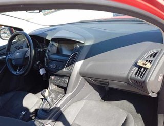 Bandeja trasera ford focus lim. black&red 485014