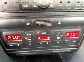 Audi 1102148 centralita motor uce 4b0907401ae a6