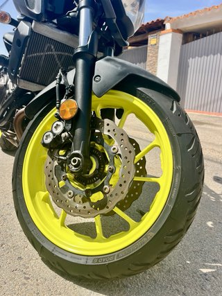 Yamaha MT-07 2018 Gris/Amarillo