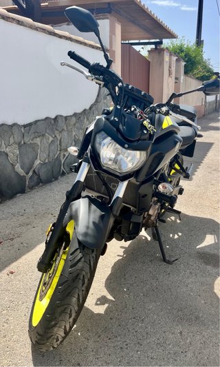 Yamaha MT-07 2018 Gris/Amarillo