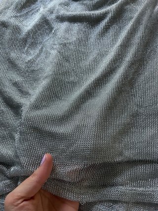 Top brillante Pull and Bear gris