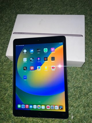 iPad 8ª Gen Negro/Plata