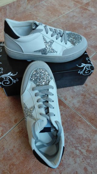 Zapatillas blancas y Plateadas Talla 39