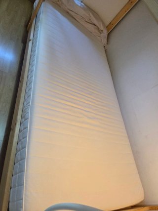 Litera 90x200cm + 2 colchones