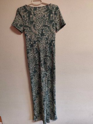Mono largo de chica talla M de Lefties.