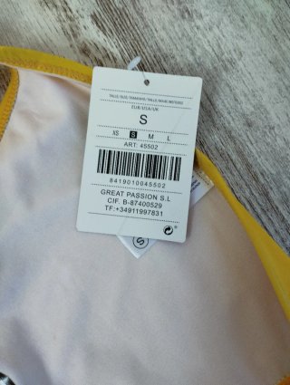Braga bikini amarilla con volantes