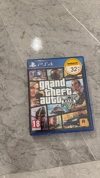PS4 (Playstation4) con 5 juegos y funda para mando