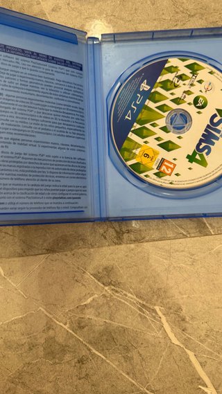 PS4 (Playstation4) con 5 juegos y funda para mando
