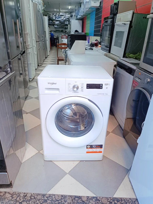 Lavadora 'WHIRLPOOL' 9kg Inverter Motor
