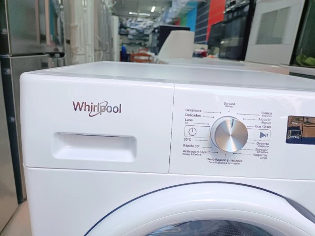 Lavadora 'WHIRLPOOL' 9kg Inverter Motor