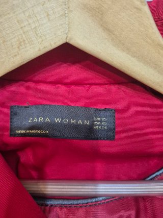 Trench Zara Rojo