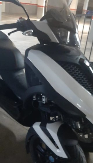Piaggio MP3 Yourban 300LT Scooter