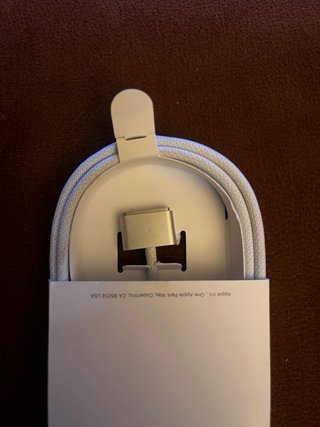 Cable Apple USB-C a MagSafe 3 de 2m - SIN USAR