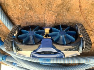 Robot Limpiafondos Zodiac MX8 + Mangueras