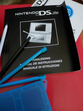 Nintendo DS Negra + Juegos y Accesorios