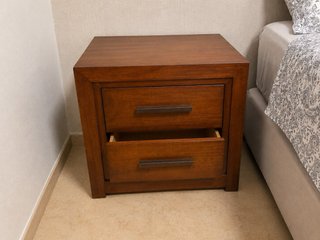 Armario madera maciza puertas correderas