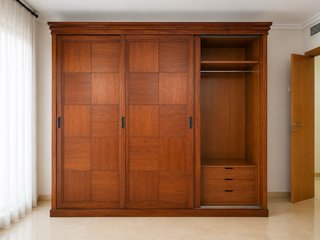 Armario madera maciza puertas correderas