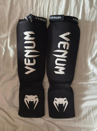 Guantes boxeo, guantilla, espinilleras Leone/Venum