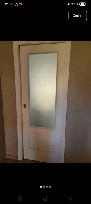 Puerta blanca con cristal lacadas