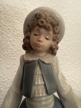 Lladro Chica con Flores 1986 Porcelana