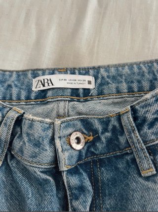 Jeans Zara con dettagli brillanti