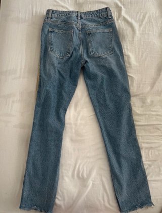 Jeans Zara con dettagli brillanti
