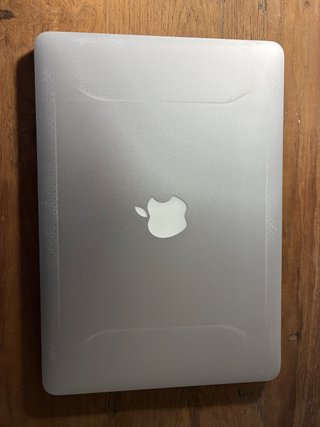 MacBook Pro 13" (2015) - BATERÍA NUEVA, 155 ciclos