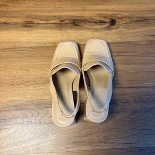 Scarpe slingback beige tacco largo