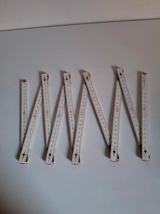 Metro plegable de madera