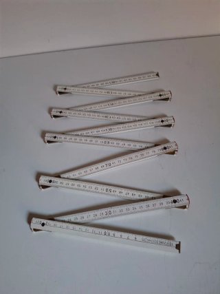 Metro plegable de madera
