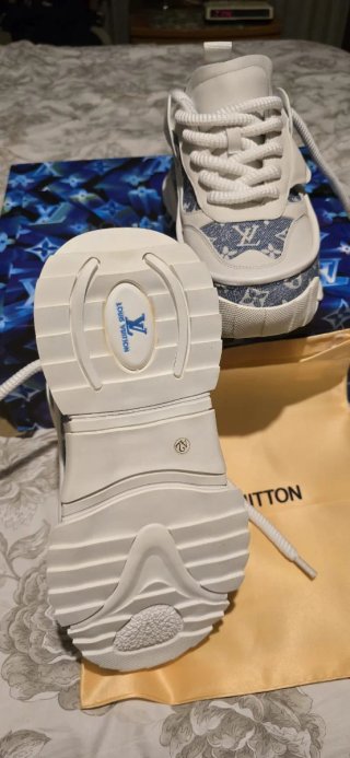 Zapatillas Louis Vuitton Denim muy moderna