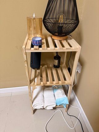 Estantería Madera con Decoración