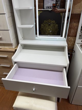 Tocador blanco con espejo LED
