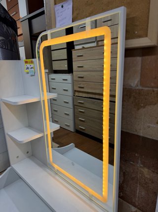 Tocador blanco con espejo LED