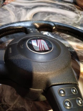 Volante Seat León FR