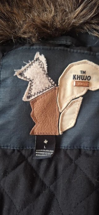 Abrigo impermeable Khujo con cuello de pelo