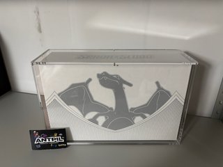 Custodia acrilica per Charizard UPC Pokemon