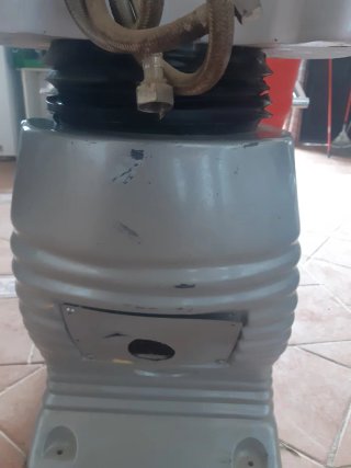 Lavacabezas Peluquería Rojo y Blanco