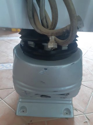 Lavacabezas Peluquería Rojo y Blanco