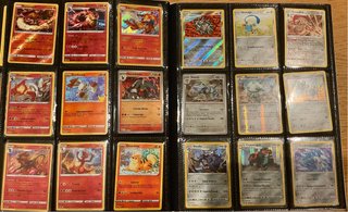 Álbum Pokémon Cartas Holo y Reverse Holo