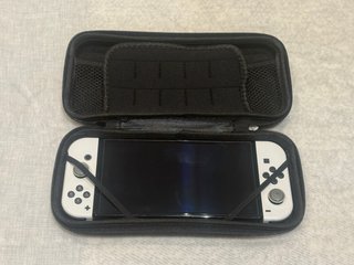 Nintendo Switch OLED Blanca y Negra LEER ABAJO!!!