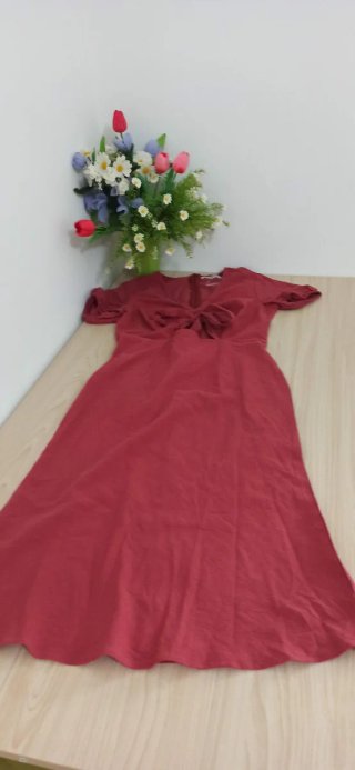 Vestito estivo rosso con fiocco