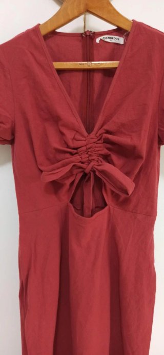 Vestito estivo rosso con fiocco