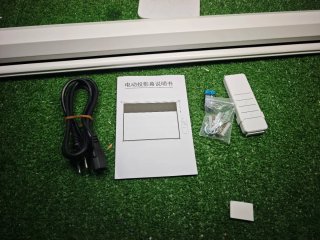 Pantalla Proyector automatica 118x87cm con Mando